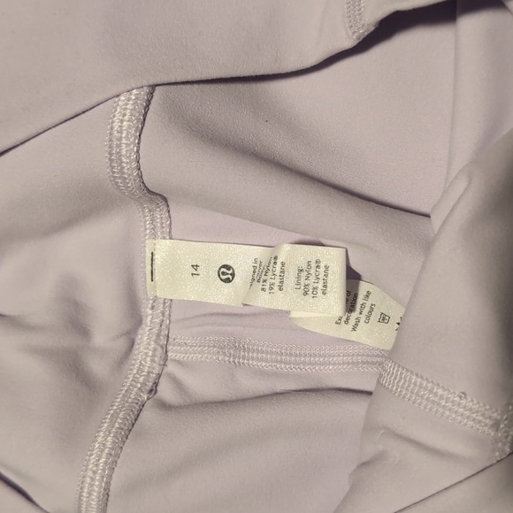 NWOT Lululemon 7/8 Leggings - Picture 2 of 2